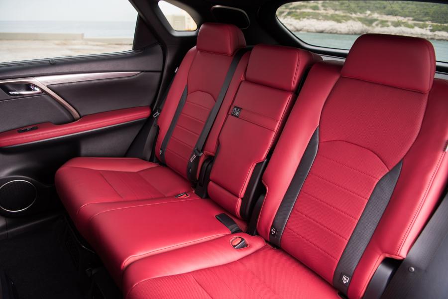 Интерьер Lexus RX450h F-Sport 2019 года  (WW) (фото 26 из 42)